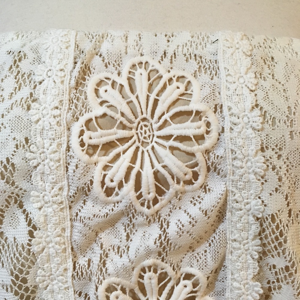 Boho Ivory Romantic Floral Crochet Lace Strapless Romper - Picture 4 of 5